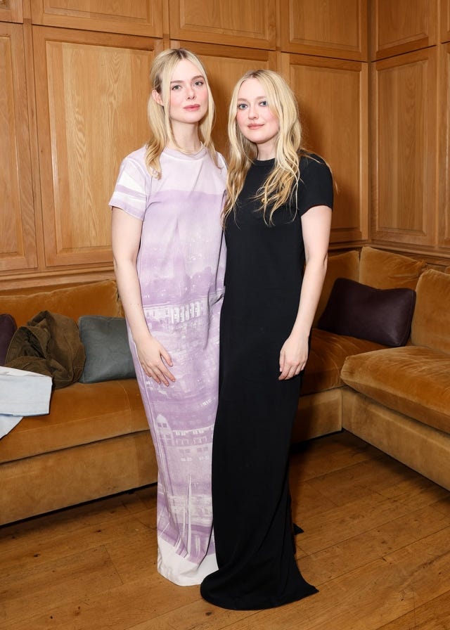 Elle and Dakota Fanning
