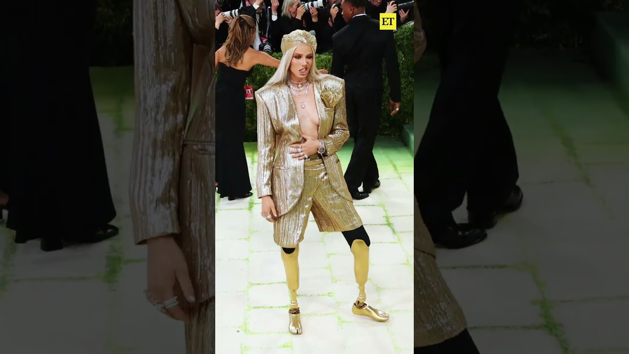 Model #laurenwasser made her golden debut at the #MetGala.